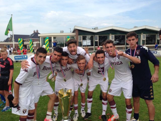 La festa della Berretti del Torino ad Amsterdam
