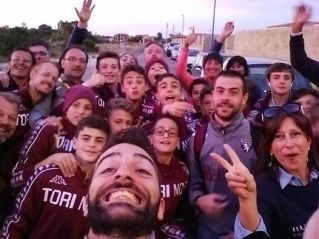 Il "selfie" degli Esordienti 2001 del Toro vincenti al Memorial Selis