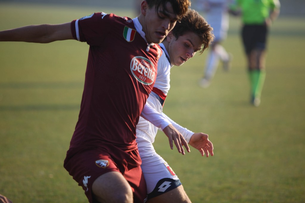 Un momento di Torino-Genoa Primavera: qui l'attaccante Leonardo Candellone - foto Biscotti