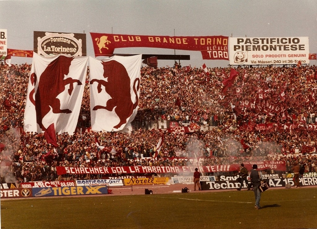 Torino_-_Stadio_Comunale_-_Curva_Maratona_-_Anni_'80