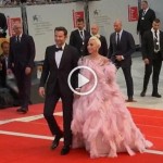 venezia_lady_gaga_mano_nella_mano_con_bradley_cooper_ap99826_656_ori_crop_master__0x0_512x384_fb