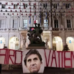 Striscioni contro Cairo, immagine da: La Stampa