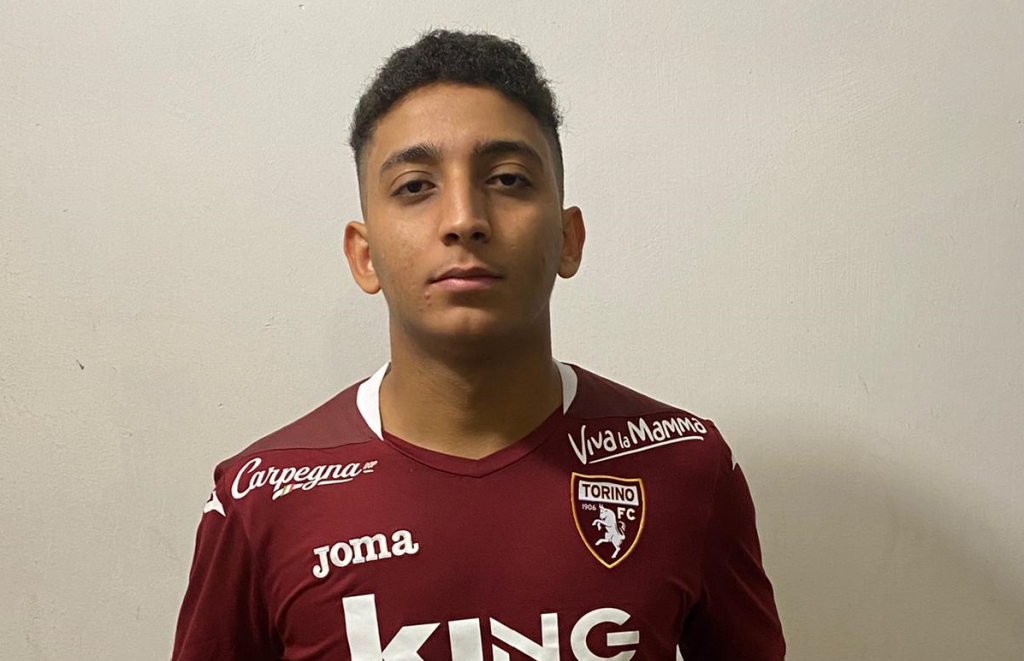 Karam Zaki, diciannove anni, è un nuovo giocatore della squadra eSport del Toro