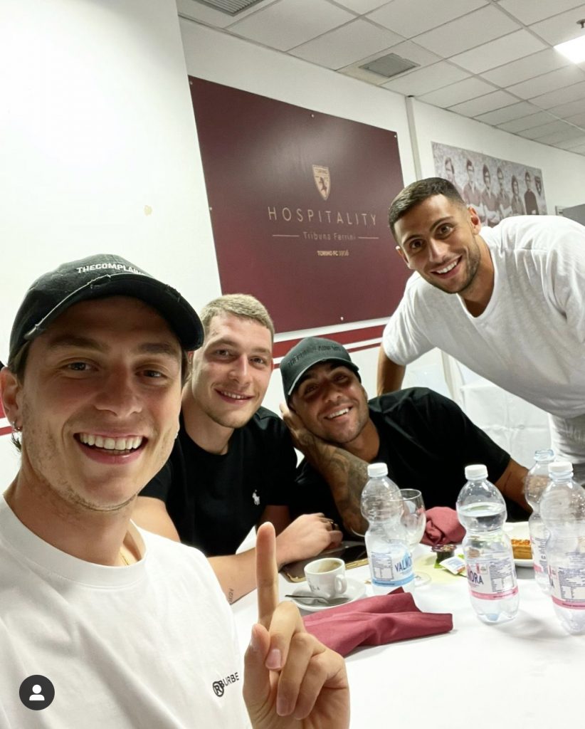 Baselli, Belotti, Zaza e Mandragora a cena allo stadio Olimpico Grande Torino (foto: Instagram @baselli)