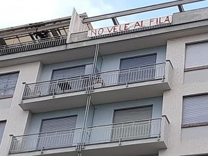 Striscioni contro le vele del Filadelfia a Torino