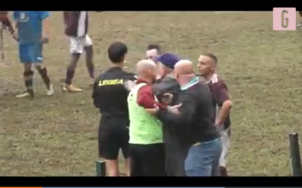 pugno arbitro - video gazzetta