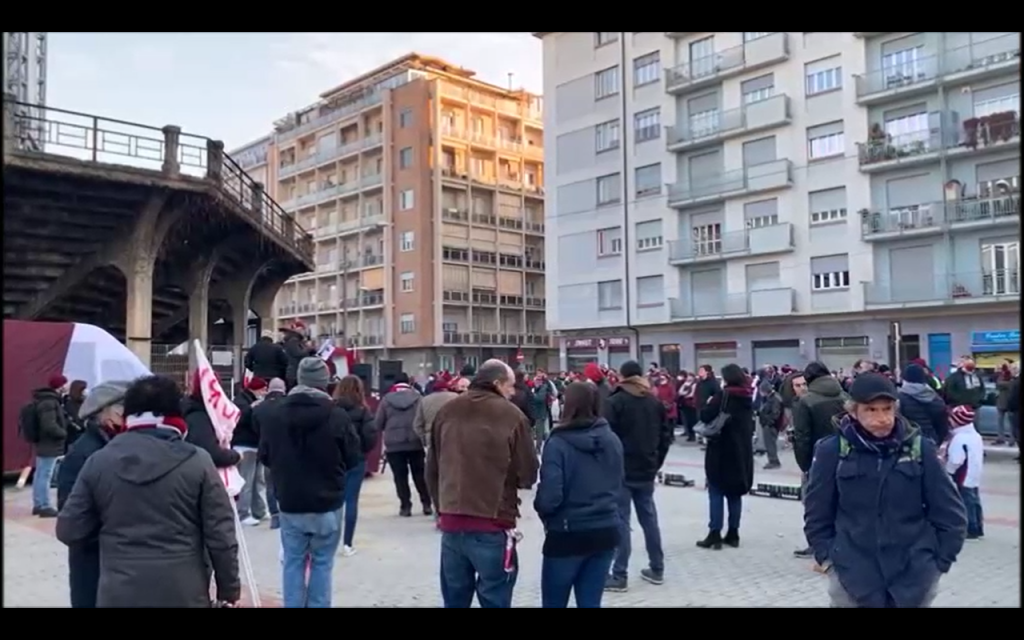 manifestazione fila 2