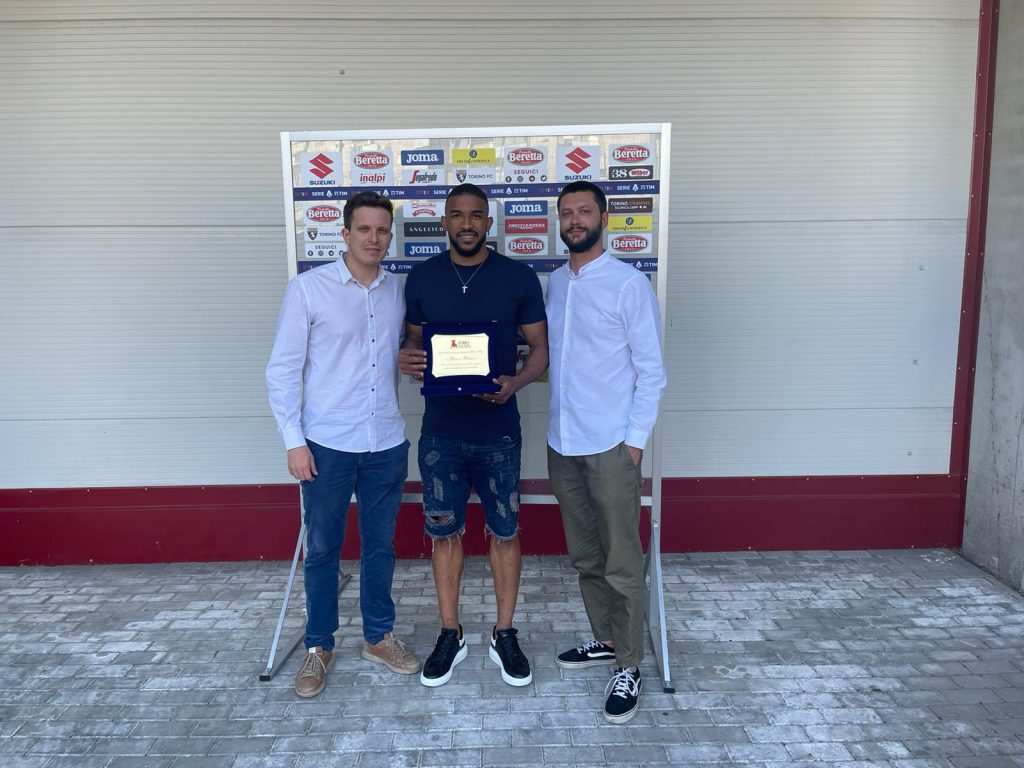 Gianluca Sartori, Gleison Bremer e Roberto Ugliono - premiazione Toro News Award 2021/2022