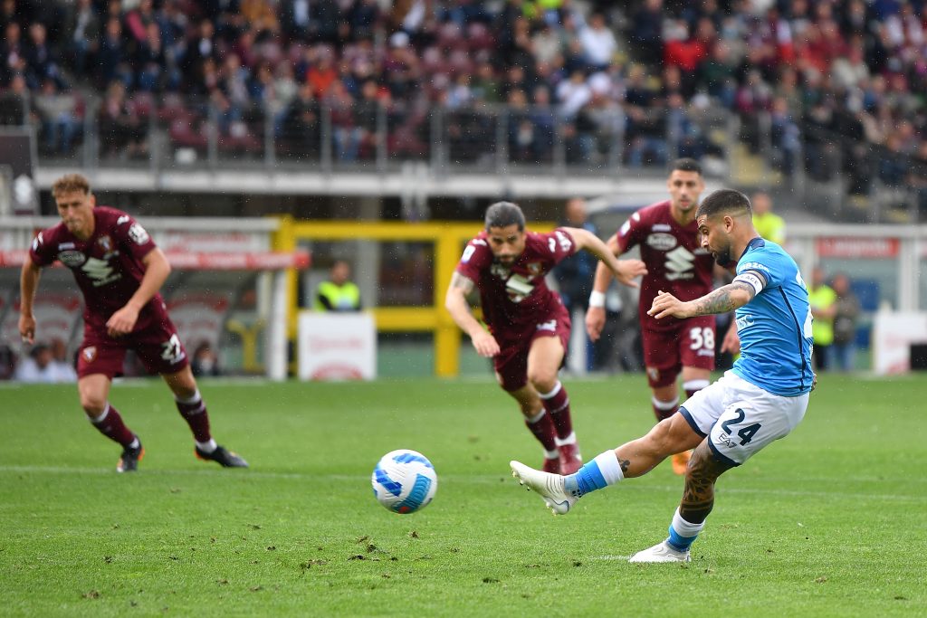 TURIN, ITALY - MAY 07: Lorenzo Insigne of SSC Napoli misses a penalty during the Serie A match between Torino FC and SSC Napoli at Stadio Olimpico di Torino on May 7, 2022 in Turin, Italy. (Photo by Valerio Pennicino/Getty Images)