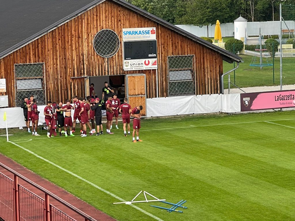 1FBD4EAE-BC82-492C-83A6-40A0A8D8D76B