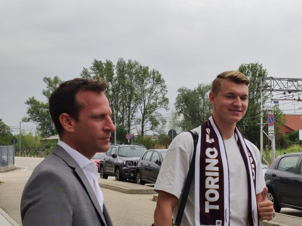 067390AA-3B0D-47F2-B05B-9FE65B26562E