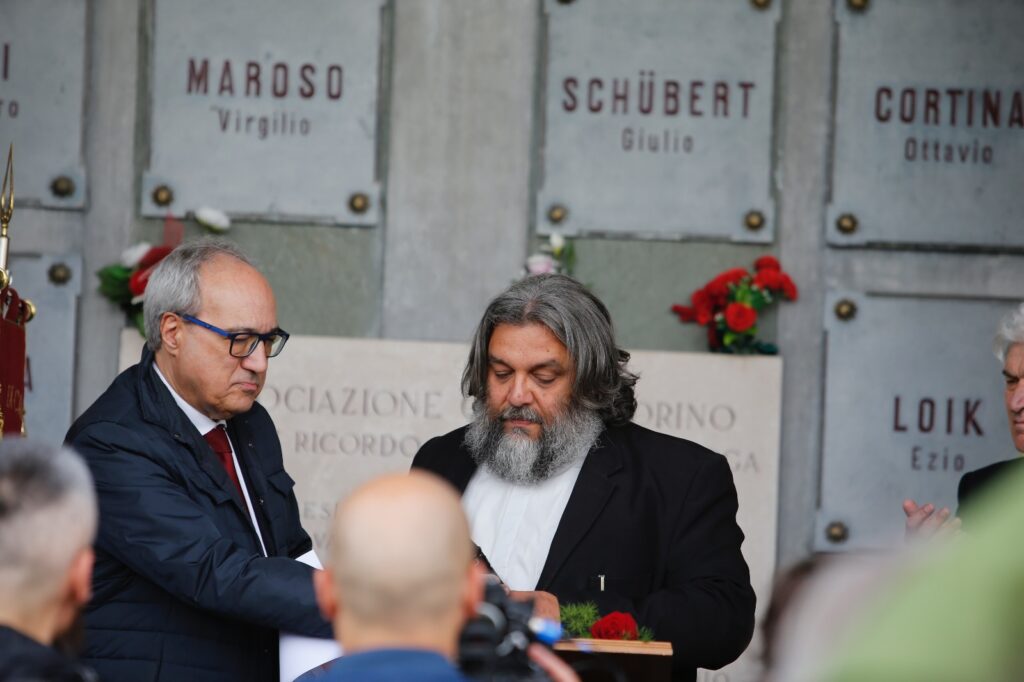4 maggio, Don Robello
