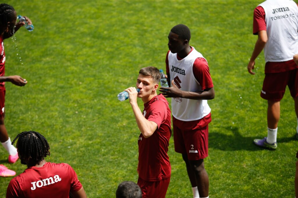 4 maggio, Filadelfia: Gineitis Adopo