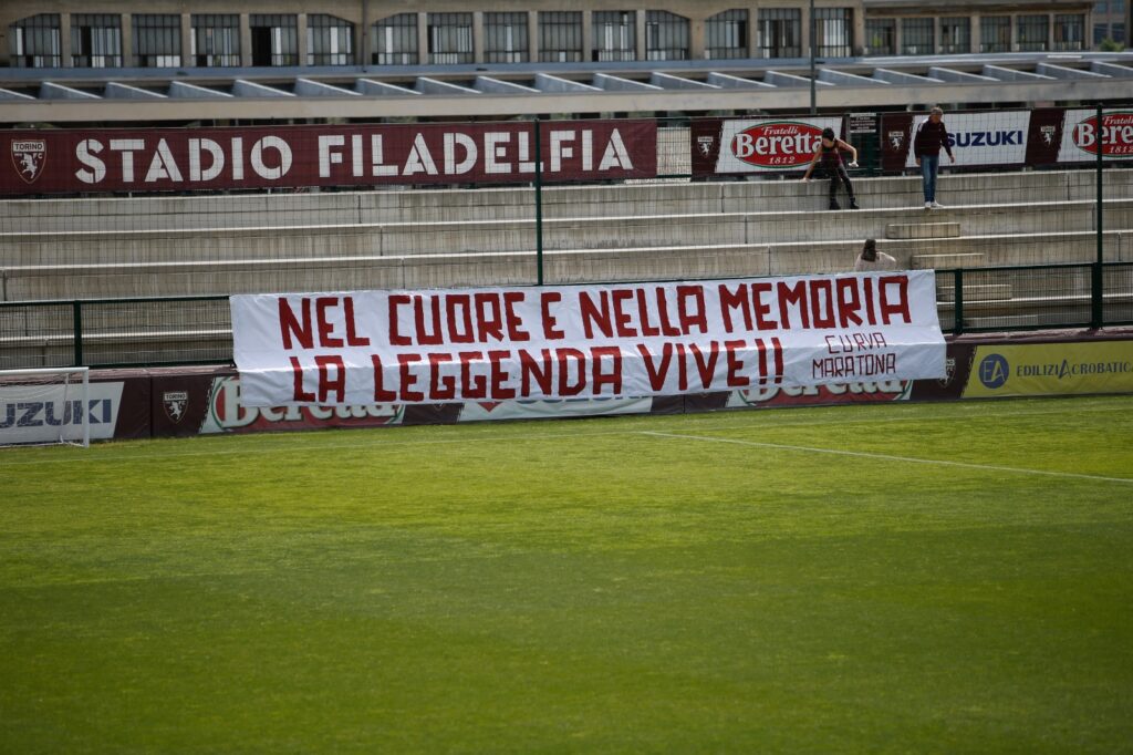 Striscione Fila
