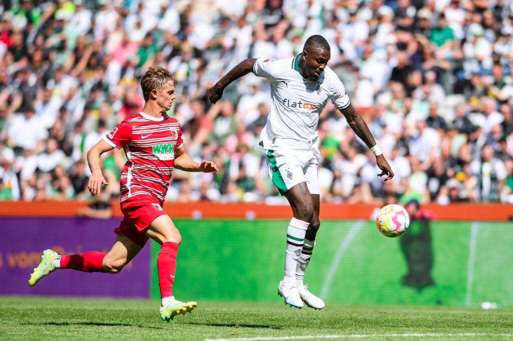 Borussia Mnchengladbach v FC Augsburg - Bundesliga