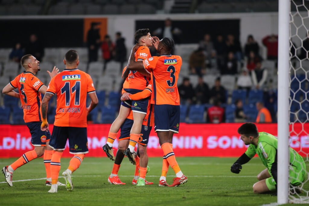 Basaksehir v Besiktas - Turkish Super League