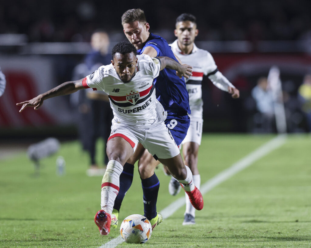 Sao Paulo v Talleres - Copa CONMEBOL Libertadores 2024