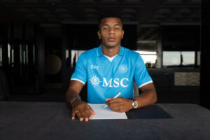 SSC Napoli Unveil New Signing David Neres
