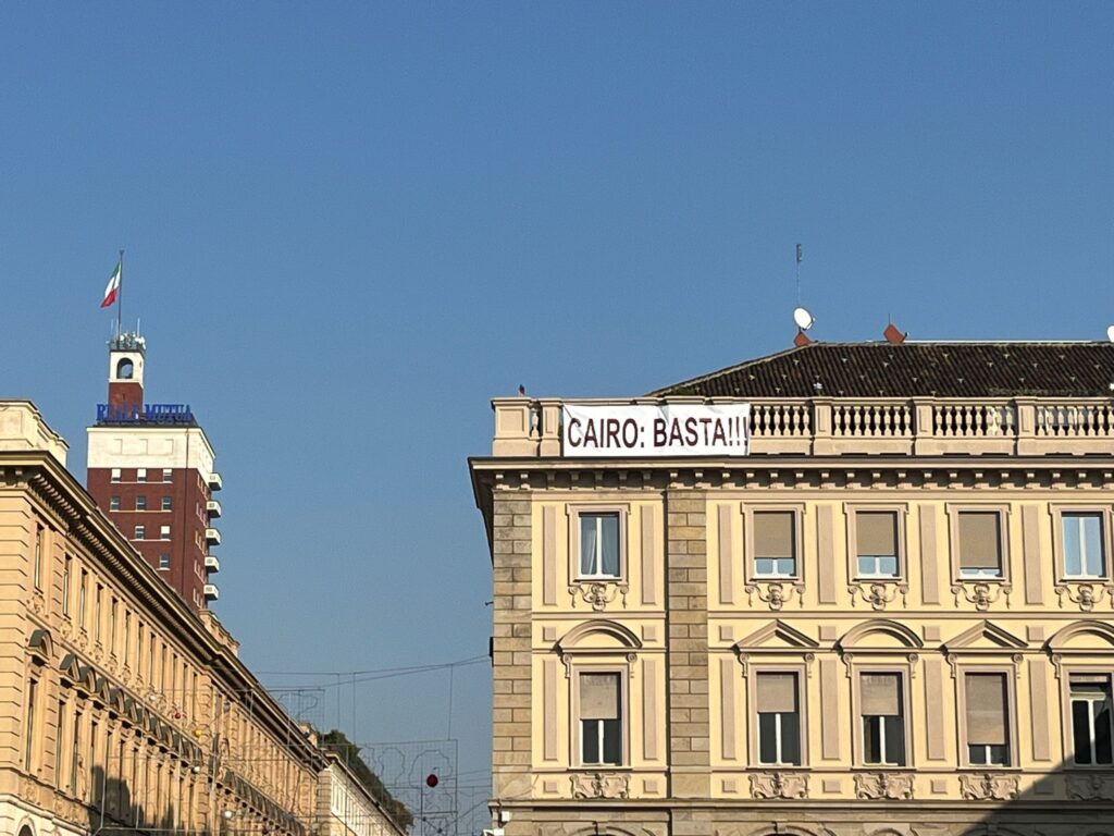 Striscione_Cairo Basta_Alberto
