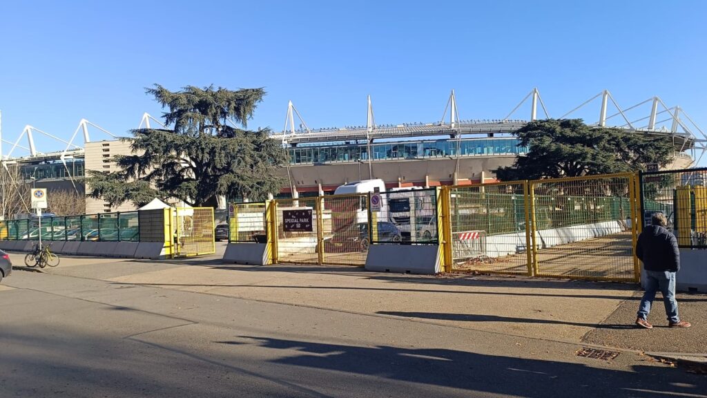 Stadio da fuori