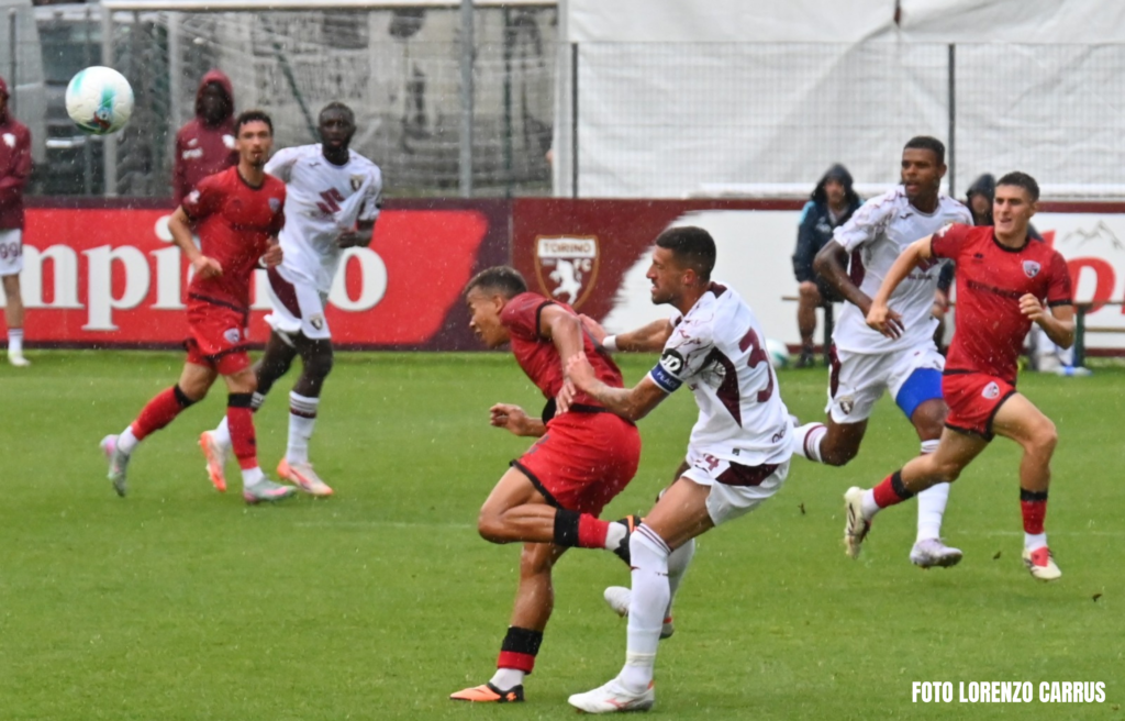 Torino-Ingolstadt_Prato allo Stelvio_Cristiano Biraghi e sullo sfondo Tino Anjorin e Alì Dembelé_Foto di Lorenzo Carrus