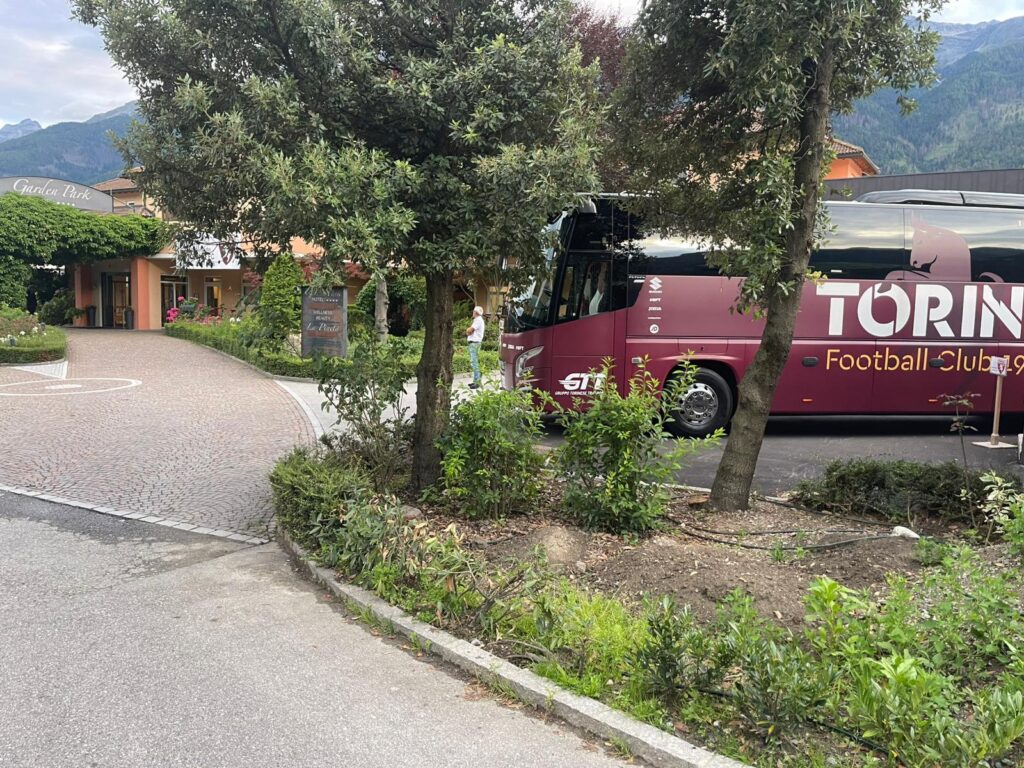 8d5a4435-5c57-4055-b555-d3b8866f0abe