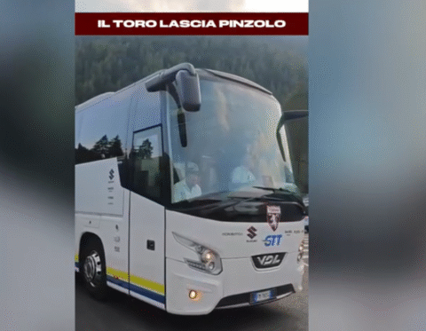 Pinzolo_bus in partenza