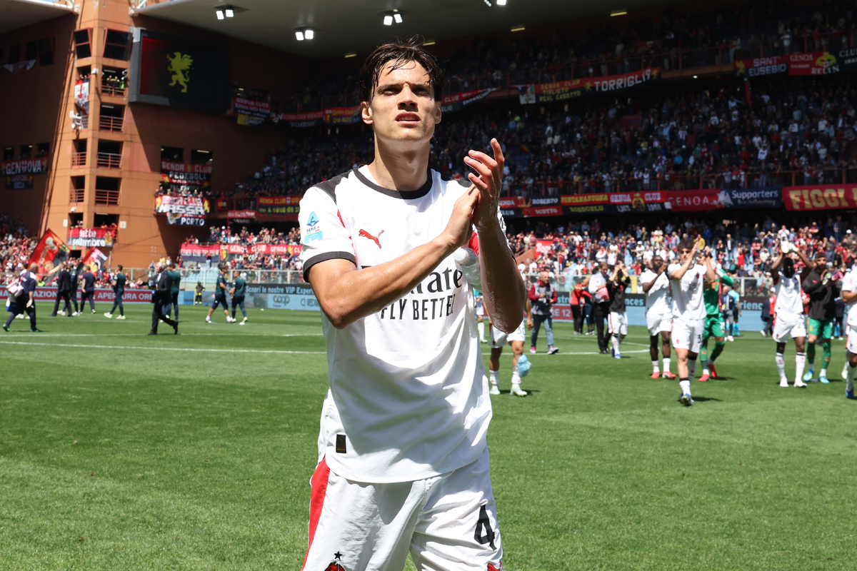 Genoa CFC v AC Milan - Serie A