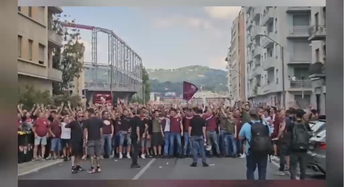 Il corteo della Curva Maratona pre Torino-Milan (VIDEO)