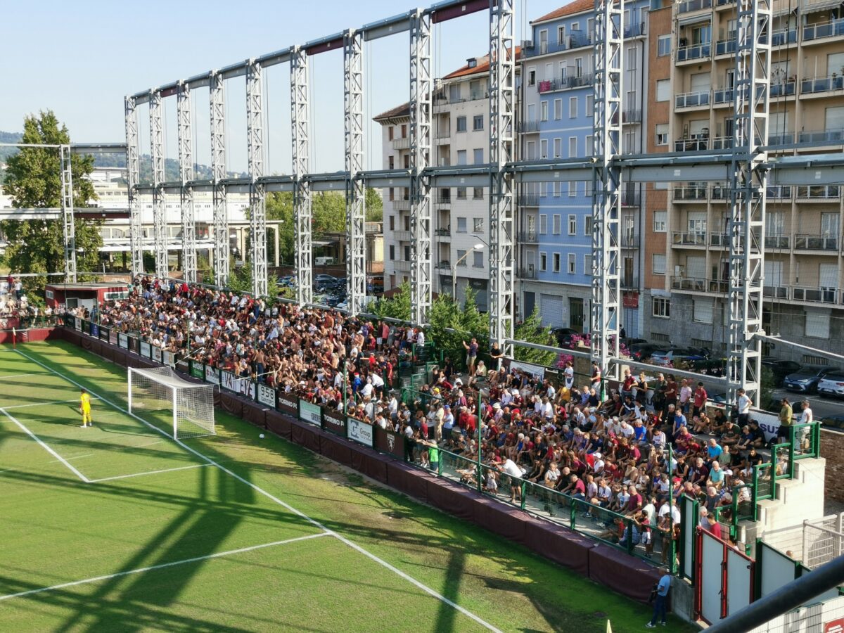 Tifosi durante amichevole Torino-Vado