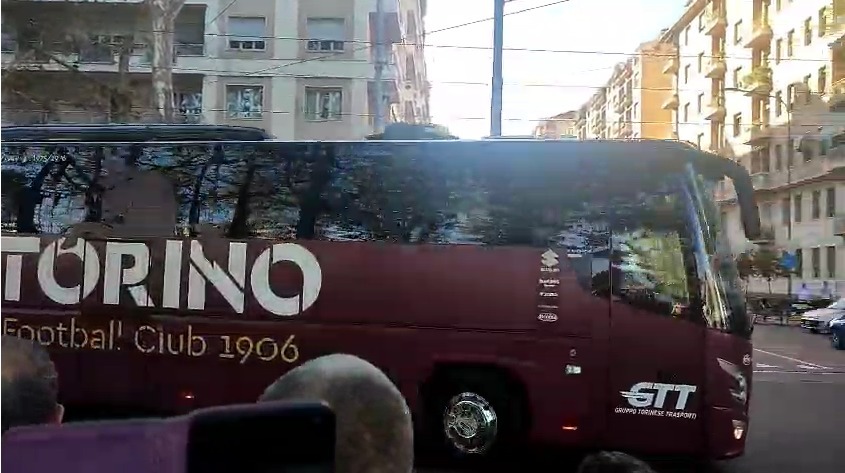 Torino-Roma, tutto pronto: è arrivato il pullman granata (VIDEO)