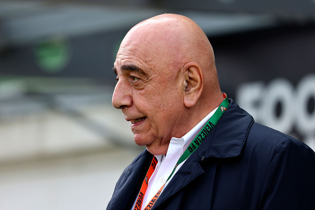 https://static.toronews.net/2026/10/GettyImages-2209885672-3f2d3e62bc7a.jpg Figc, è scontro per la presidenza: Galliani insidia Malagò, la Serie A si spacca