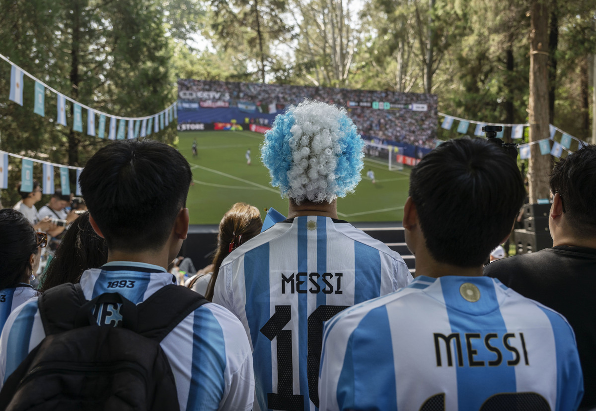 Argentinian Football Fans Watch World Cup In Beijing