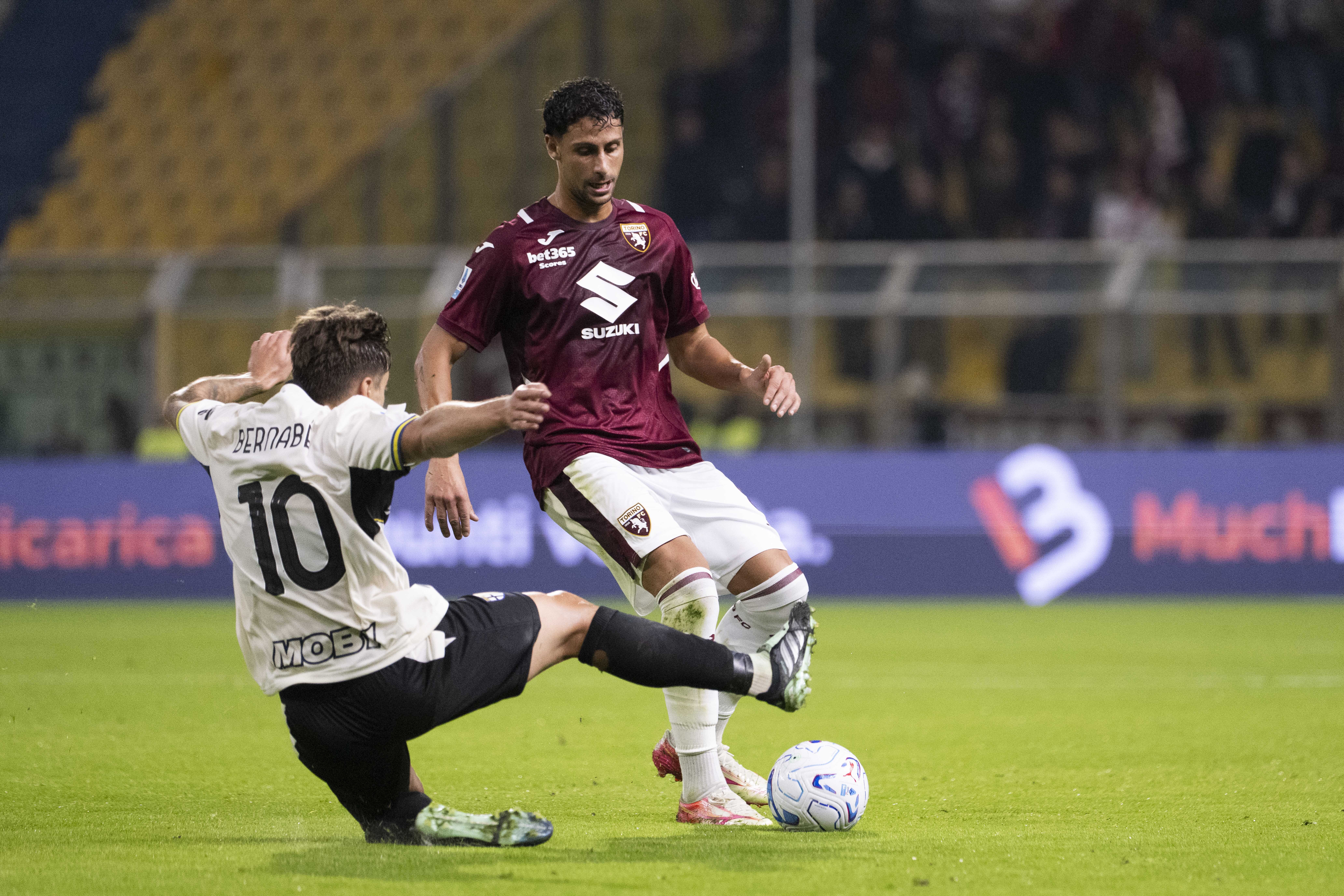 https://static.toronews.net/2026/10/GettyImages-2301016262-e05c84b140ea.jpg Ayroldi si affida alla tecnologia, decide sempre il VAR: la moviola di Parma-Torino