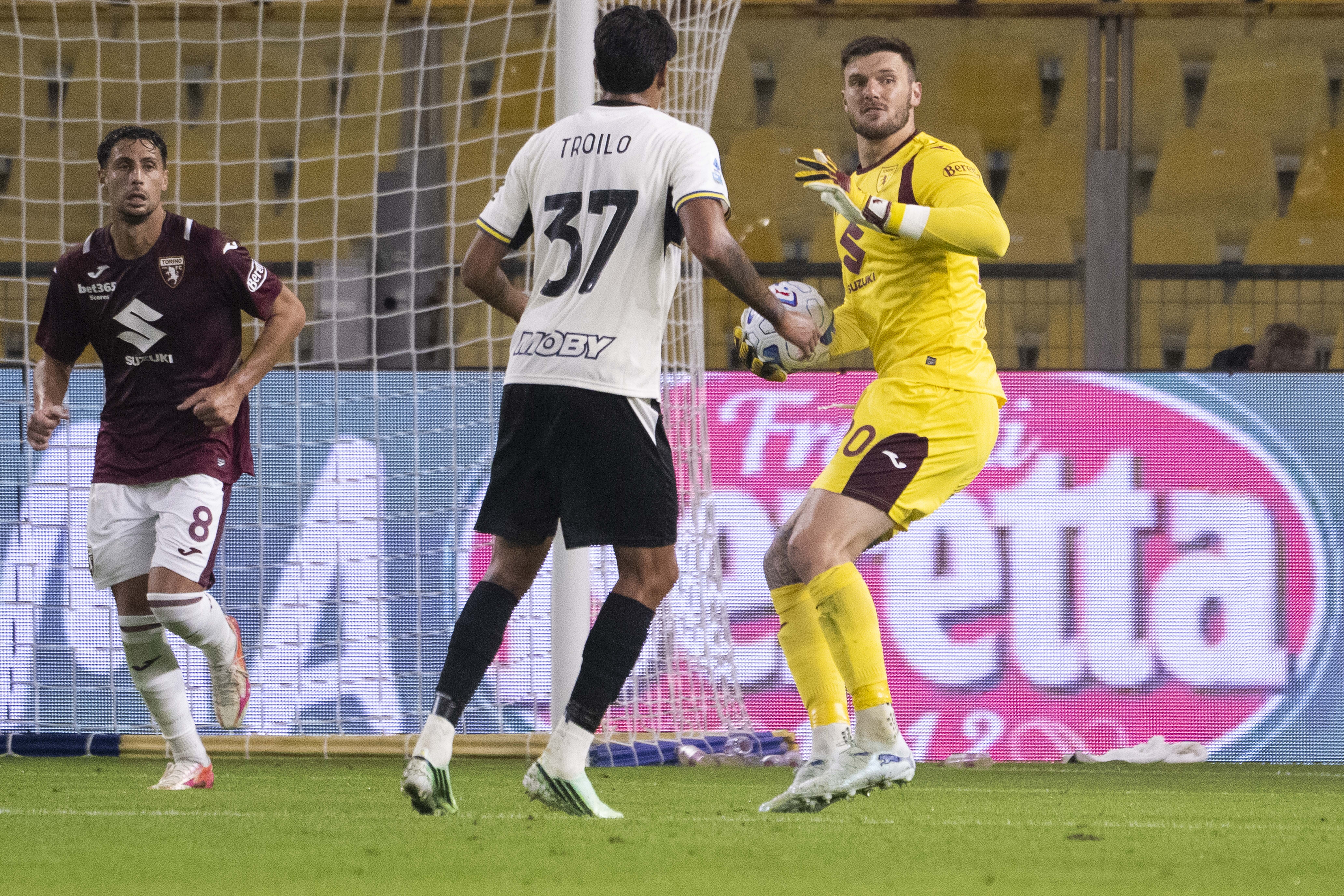 La macchia svanisce: Perri pasticcia, pulisce e trova il clean sheet