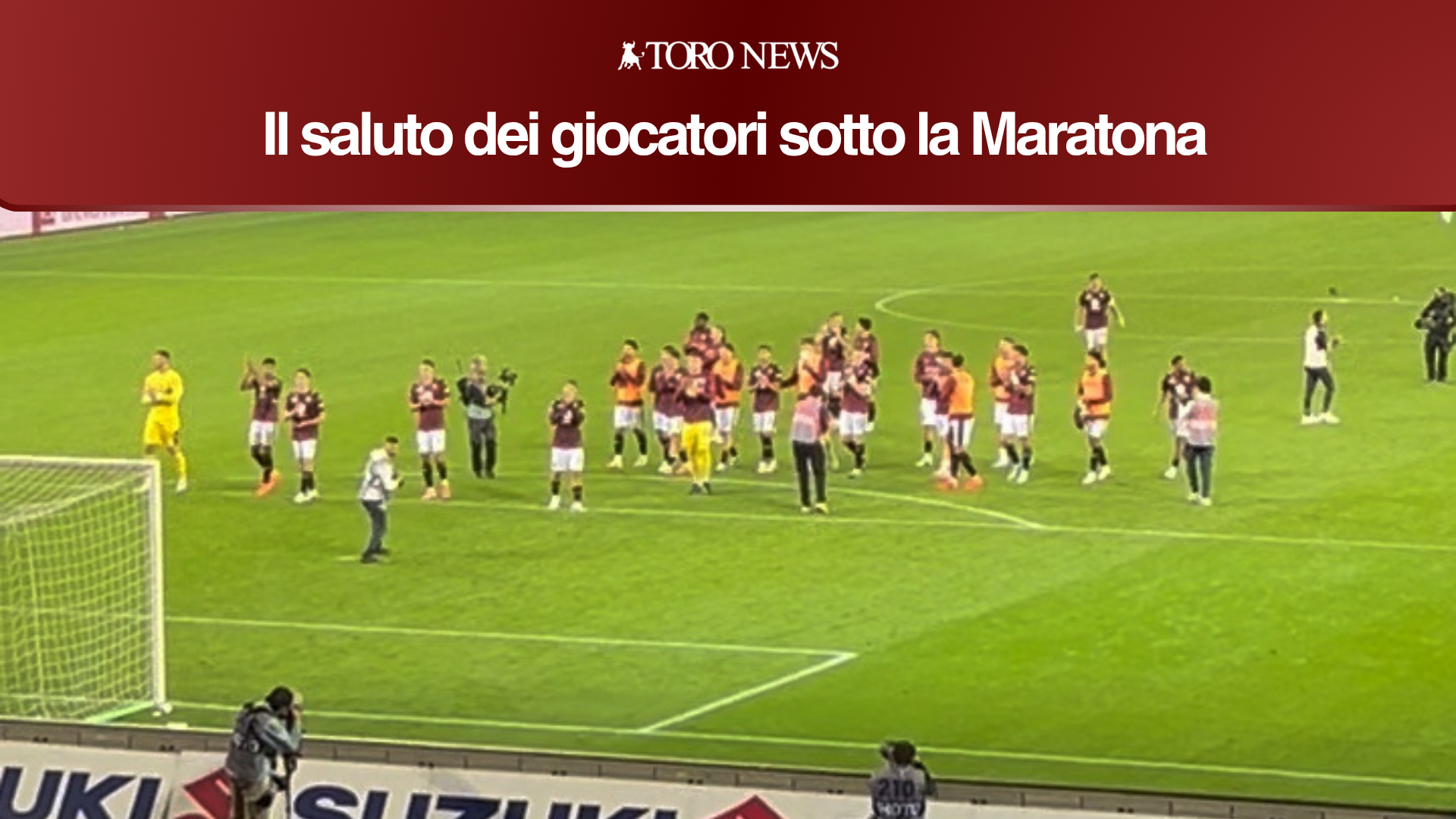 Torino-Udinese: Il saluto dei giocatori sotto la Maratona