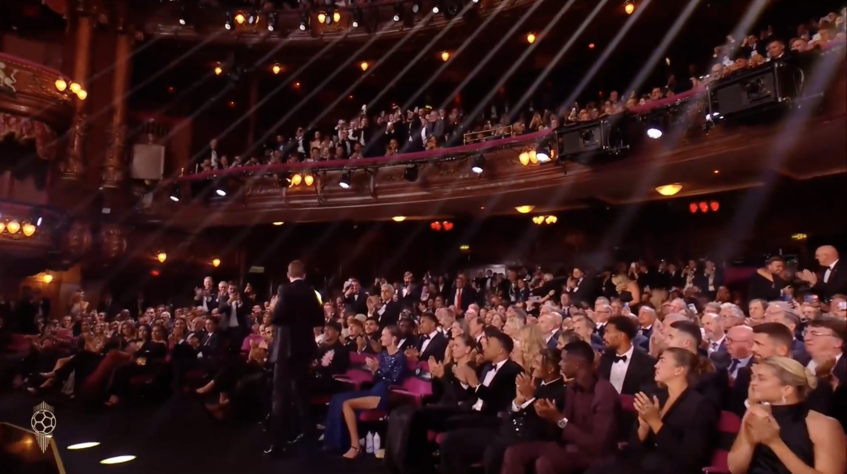 Pallone d’Oro 2026: Mbappé e Lamine Yamal reagiscono così alla vittoria di Kane (VIDEO)