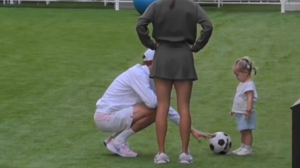 Screenshot 2026-03-25 at 11-21-54 VIDEO Sinner gioca a calcio con la figlia di Bencic